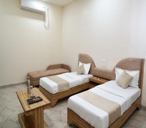 Hotel Entry Point,,2 star