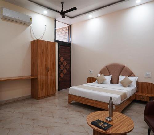 Hotel Entry Point,,2 star