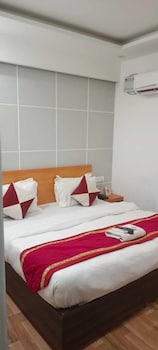 saavi hotel sector 10