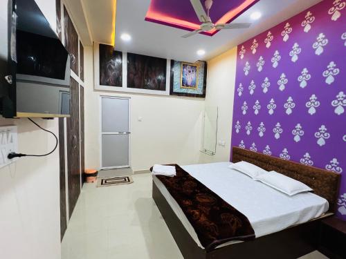 Hariom Home Stay,,3 star