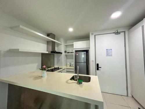 sutera avenue kota kinabalu city centre lw suites