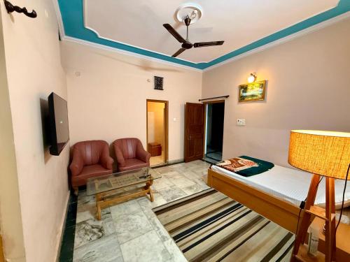 Madhuraj Villa,,3 star