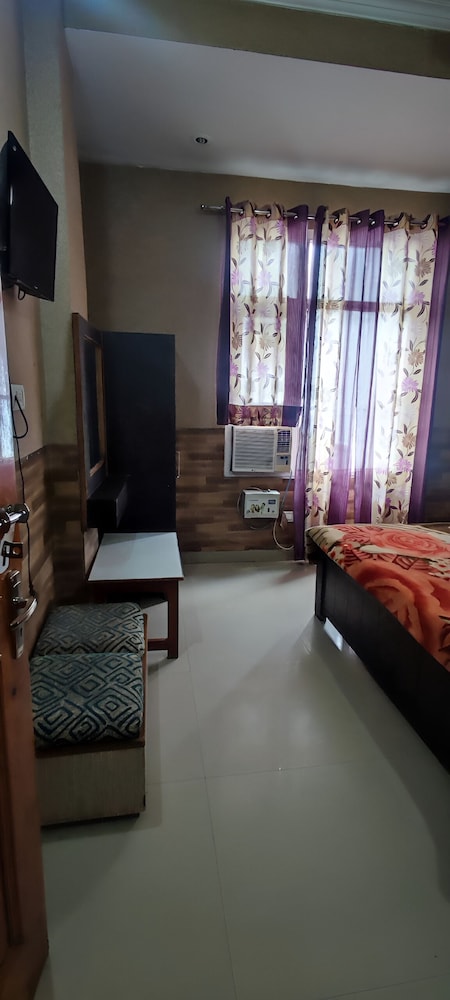 hotel ishaan international