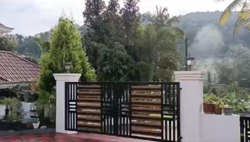 Hillsidecreek Homestay,,3 star