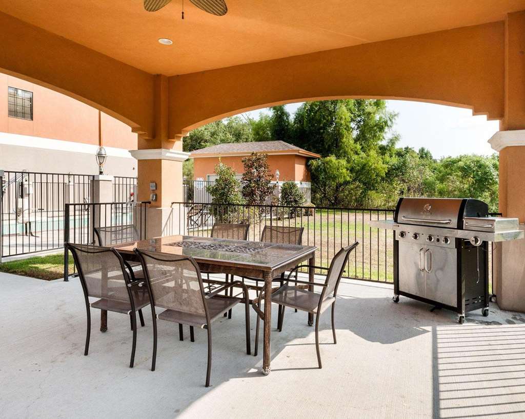 comfort suites oil center