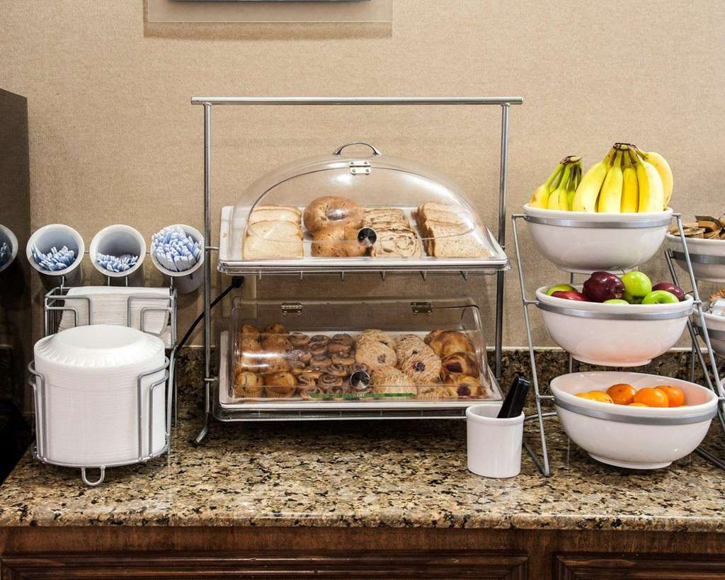 comfort suites oil center