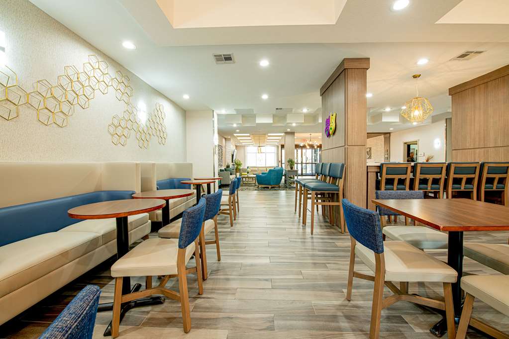 comfort suites oil center