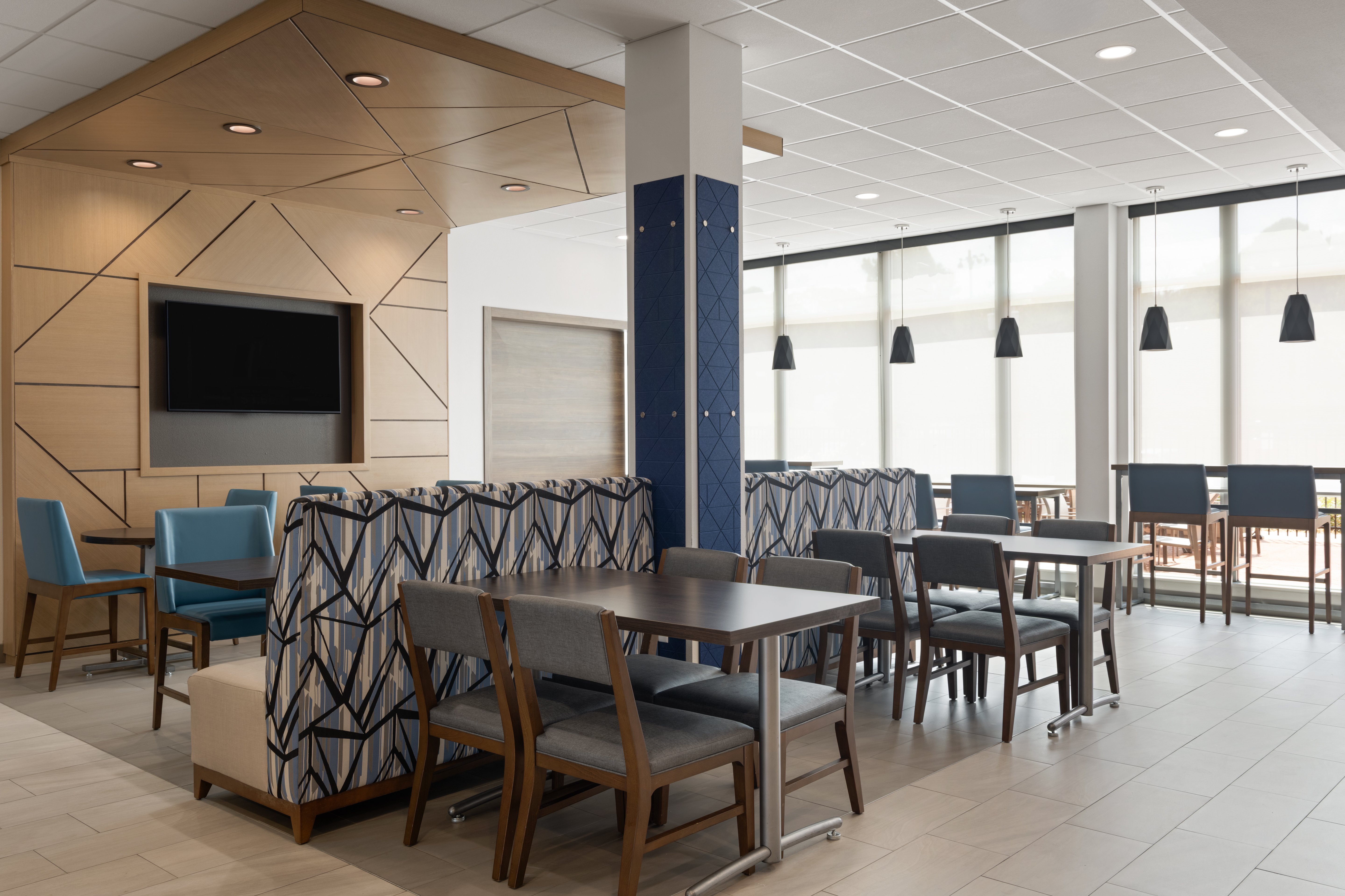 holiday inn express and suites meridian i 20 by ihg
