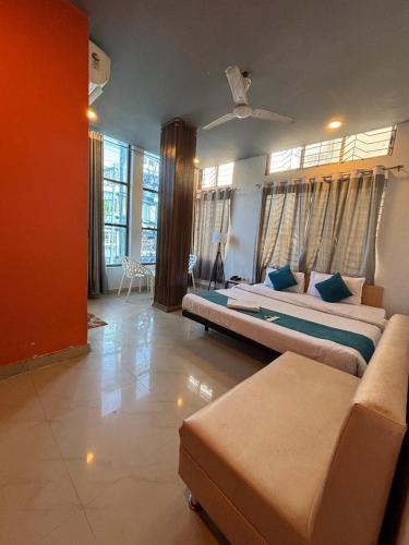 hotel aditya palace guwahati