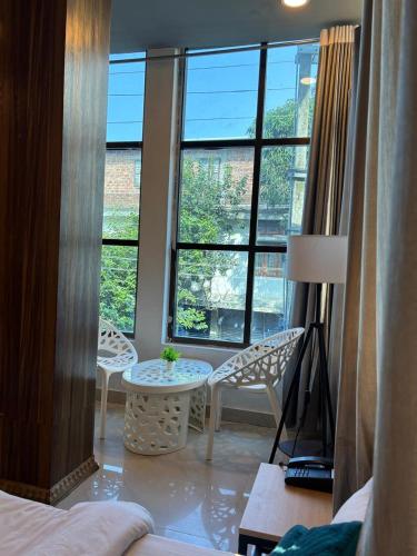 hotel aditya palace guwahati