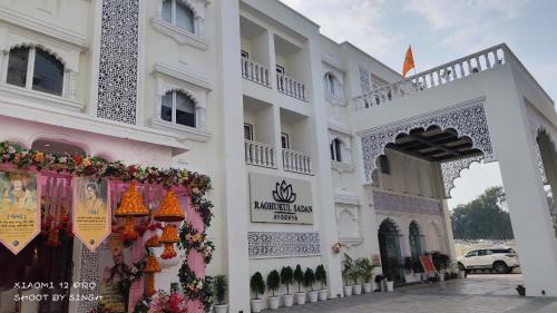 Raghukul Sadan,,4 star