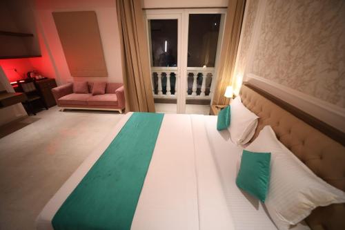 Raghukul Sadan,,4 star