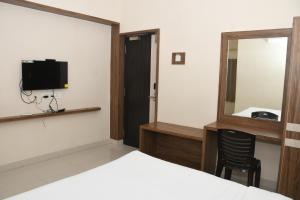 hotel vasantham inn
