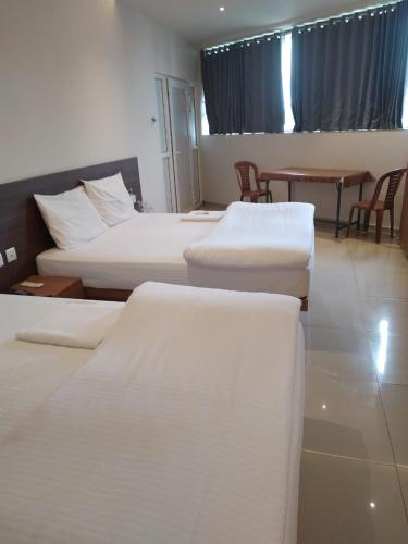 Hotel Sri Bhavan,,2 star