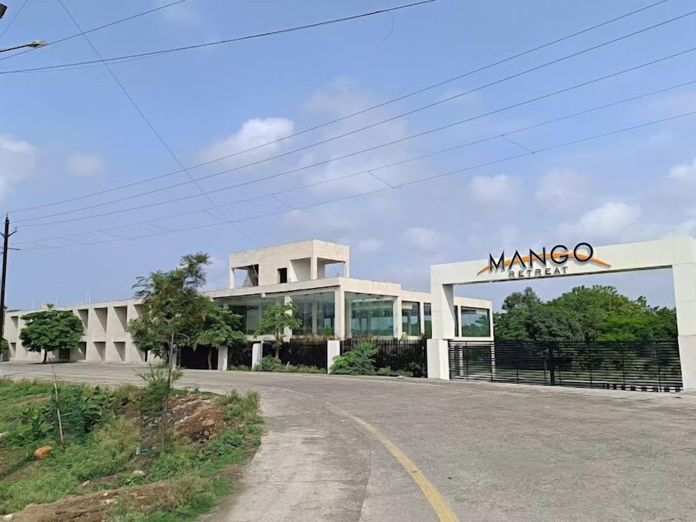 mango retreat hotel and resort