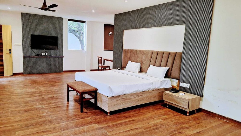 mango retreat hotel and resort