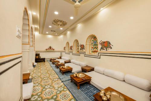 Raghunath Haveli - A Heritage Homestay,,3 star