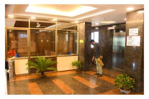 hotel sr tiruchendur