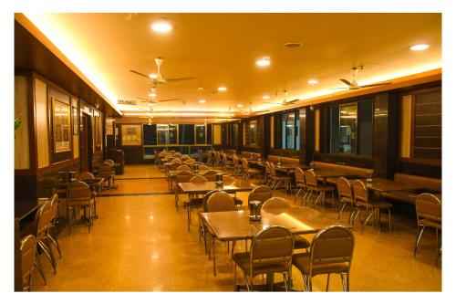 hotel sr tiruchendur