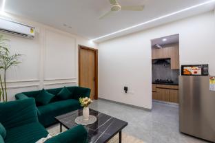 elegent studio on golf course road sterling