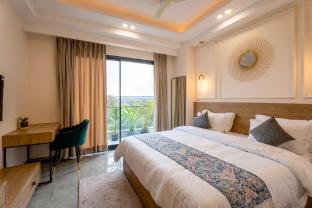 Elegent Studio On Golf Course Road @ Sterling,,4 star