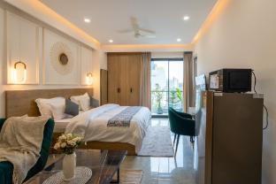 elegent studio on golf course road sterling