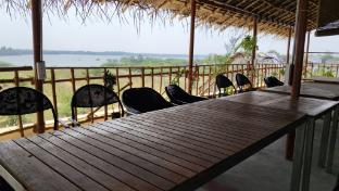 Divine Lights House,,4 star