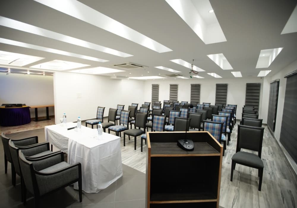 hotel visakka palani