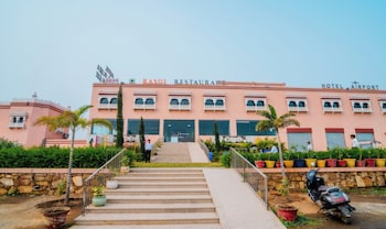 hotel airport plaza bhilwara