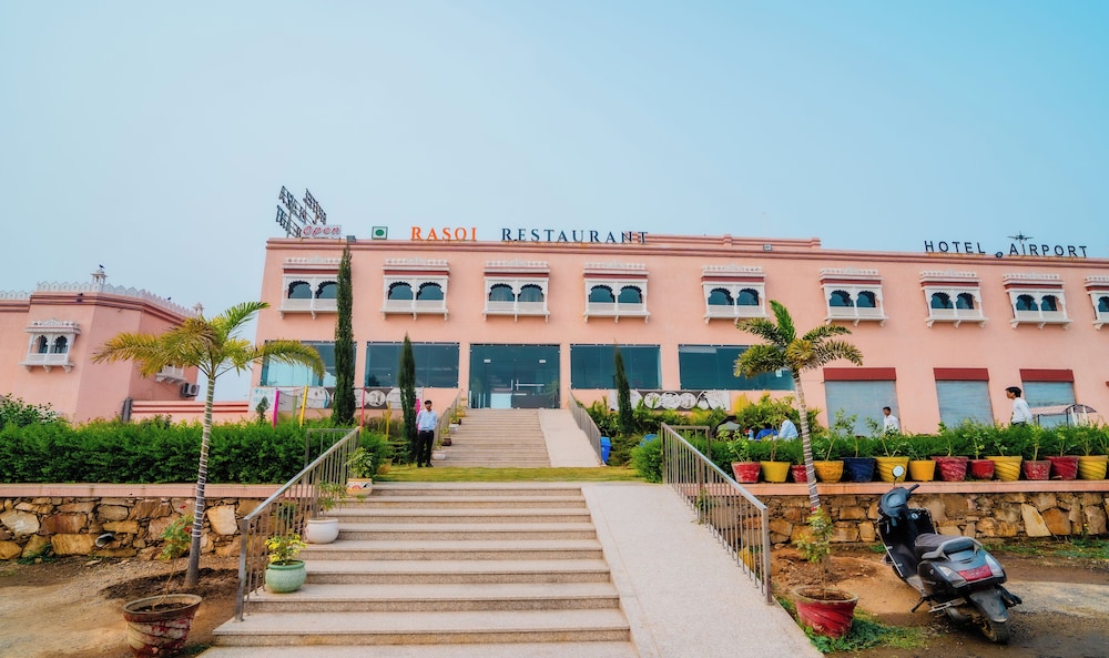 hotel airport plaza bhilwara