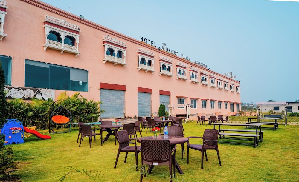 hotel airport plaza bhilwara