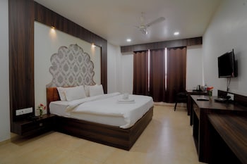 hotel airport plaza bhilwara