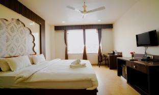 hotel airport plaza bhilwara