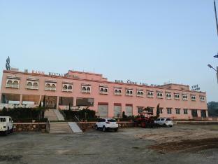 hotel airport plaza bhilwara