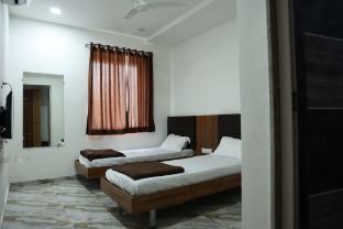 hotel aaram kalupur
