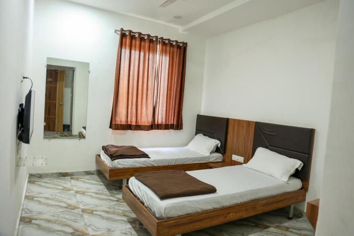 hotel aaram kalupur