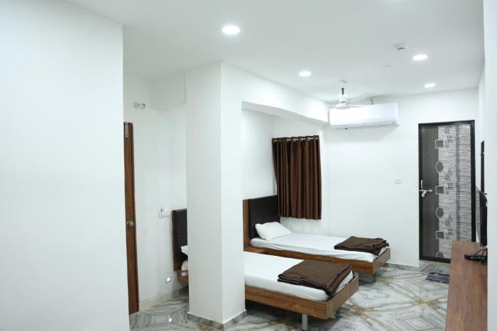 hotel aaram kalupur