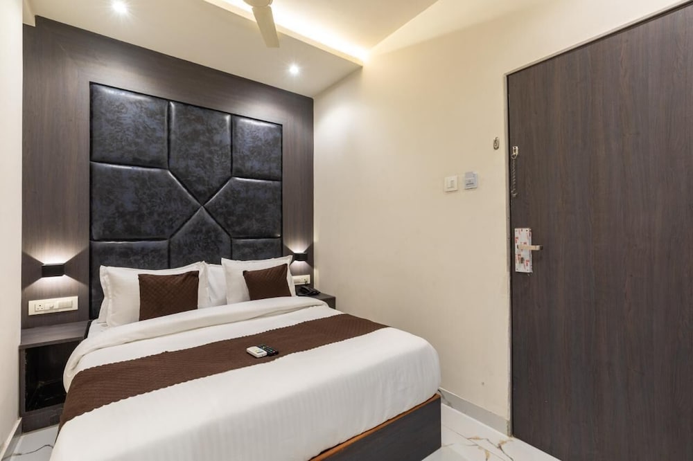 hotel artilla borivali