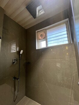 cvrs hotel glass bird