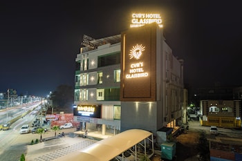 cvrs hotel glass bird