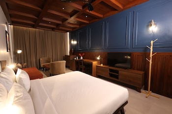 pleasant tree hotels