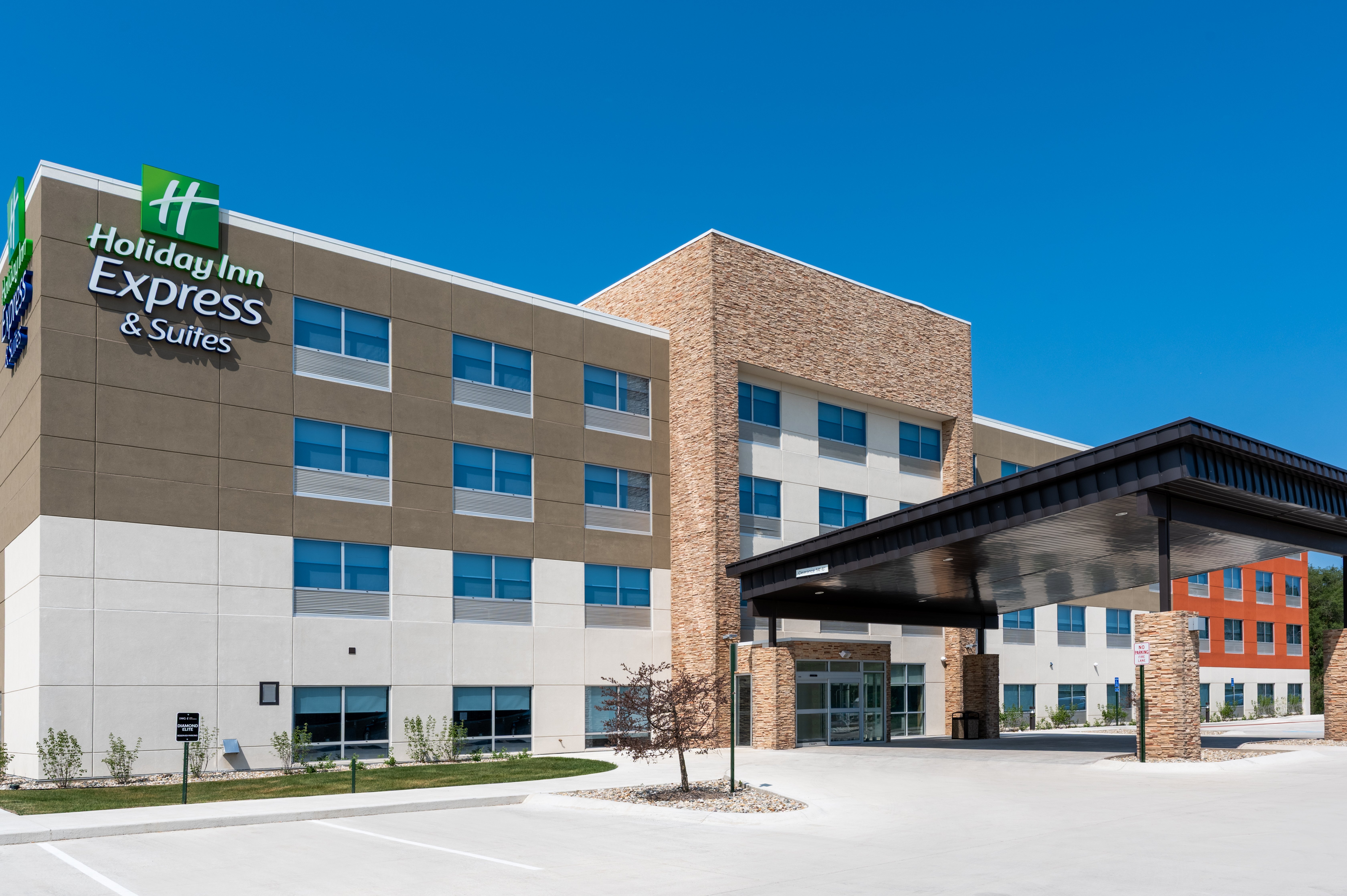 holiday inn express and suites stevensville benton harbor by ihg