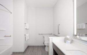 holiday inn express and suites stevensville benton harbor by ihg
