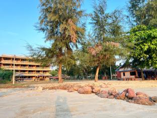 yajai beach resort