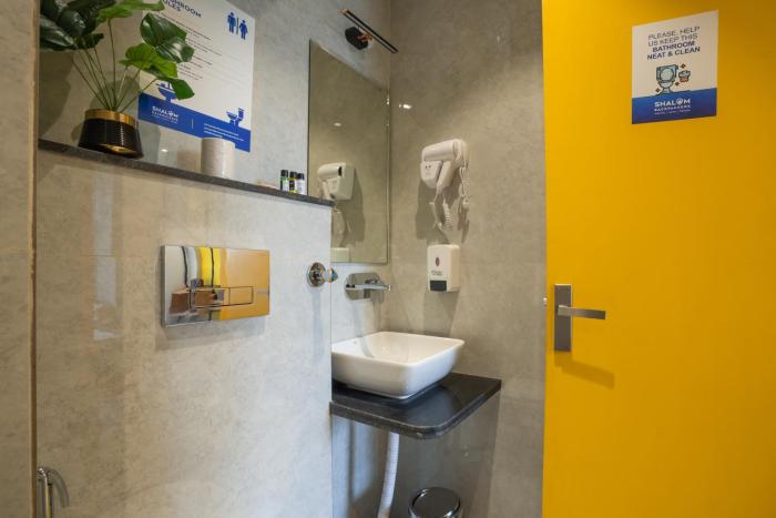 shalom backpackers jaipur