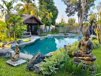 Varaya Resort,,3 star