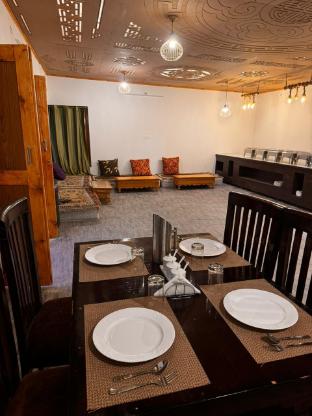 yeti resort hunder