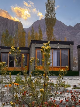 yeti resort hunder