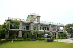the yash resort and hotel