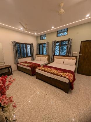 Shree Rajeshwar Bhawan,,3 star